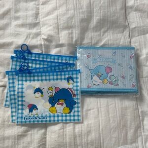 !SOLD! Tuxedosam Collapsing Storage w/lid and baggies